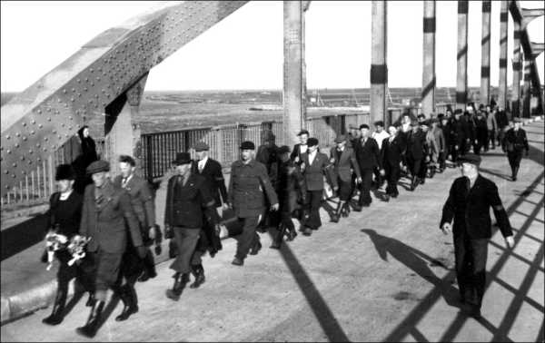 1987-45-40oddesund-englænderneskalmodtageskant.jpg