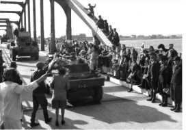 1987-45-43englændernenåroddesundkant.jpg